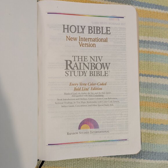 ⭐ Rainbow Study Bible - New International Version - Picture 2 of 3